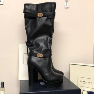 Bamboo black boots gold buckle fur lined size 5.5 NEW